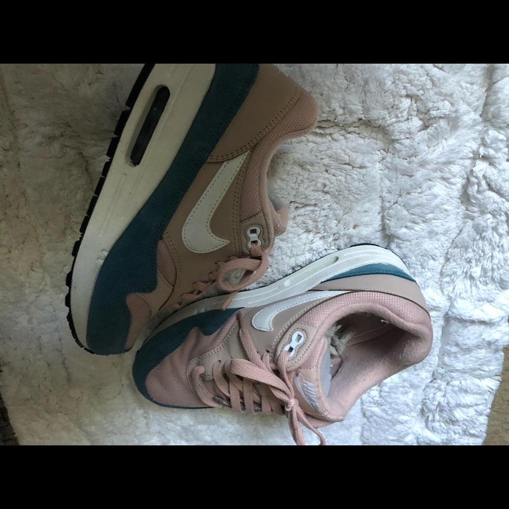 Nike air max’s